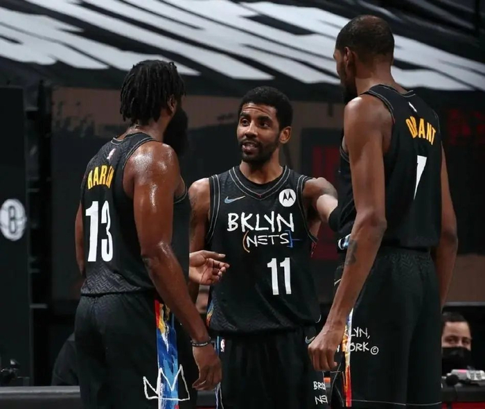 哈登加盟篮网，重组三巨头