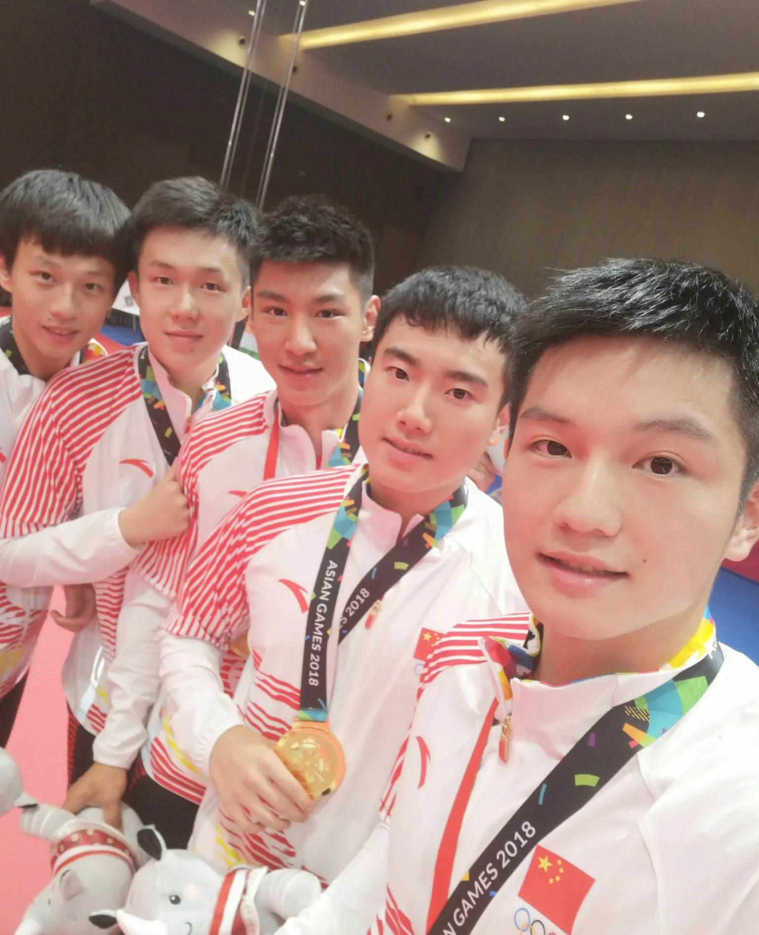 韩国乒乓球队轻取中国乒乓球队，王皓统治全场的简单介绍