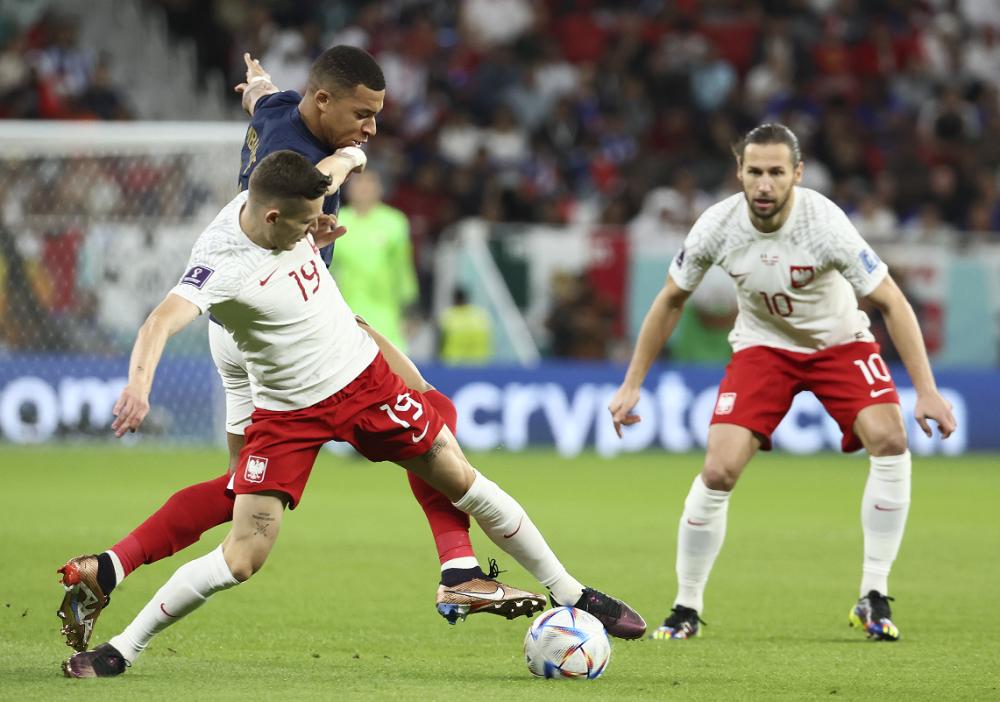 包含波兰乒乓球队轻取瑞典乒乓球队，张本智和完成帽子戏法的词条