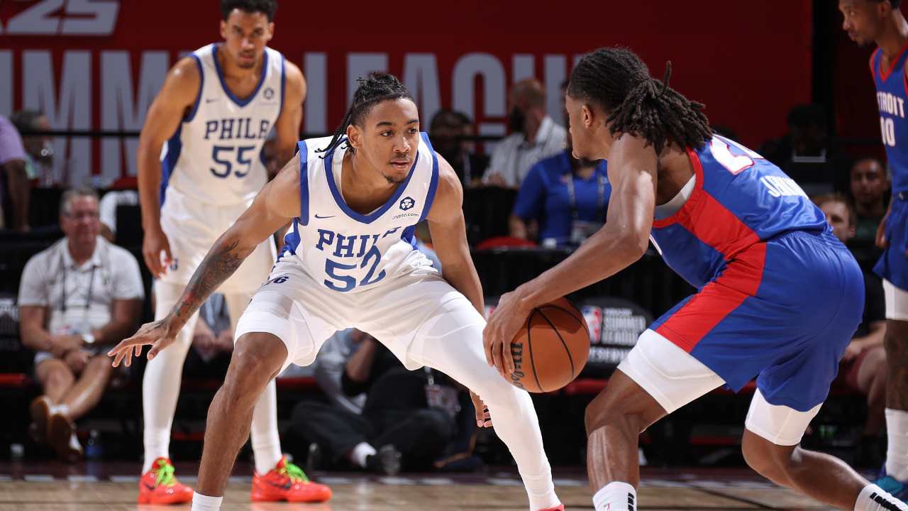 76人客场险胜活塞