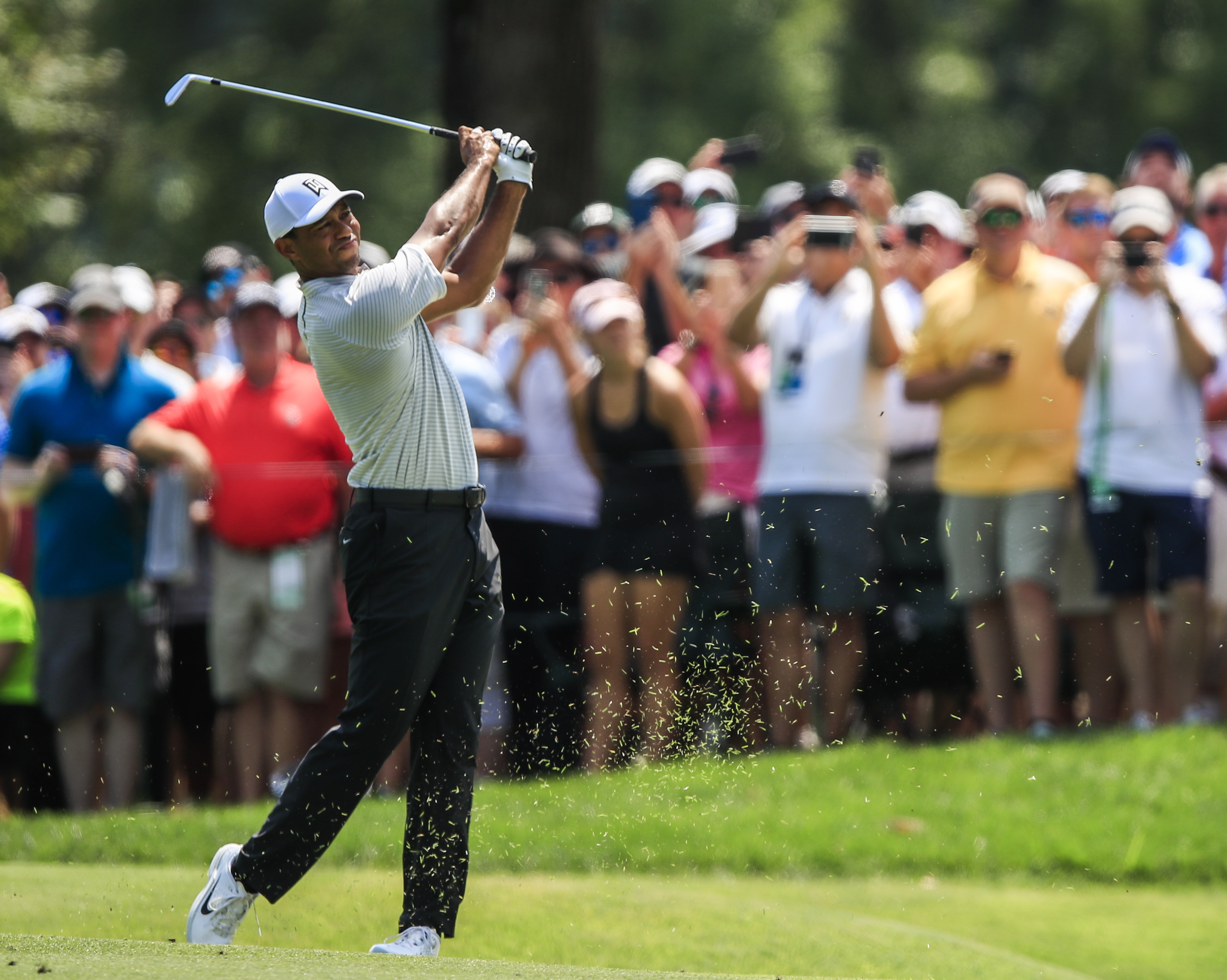 关于高尔夫选手刷新世界纪录,震撼全场的信息 关于高尔夫选手刷新世界纪录,震撼全场的信息