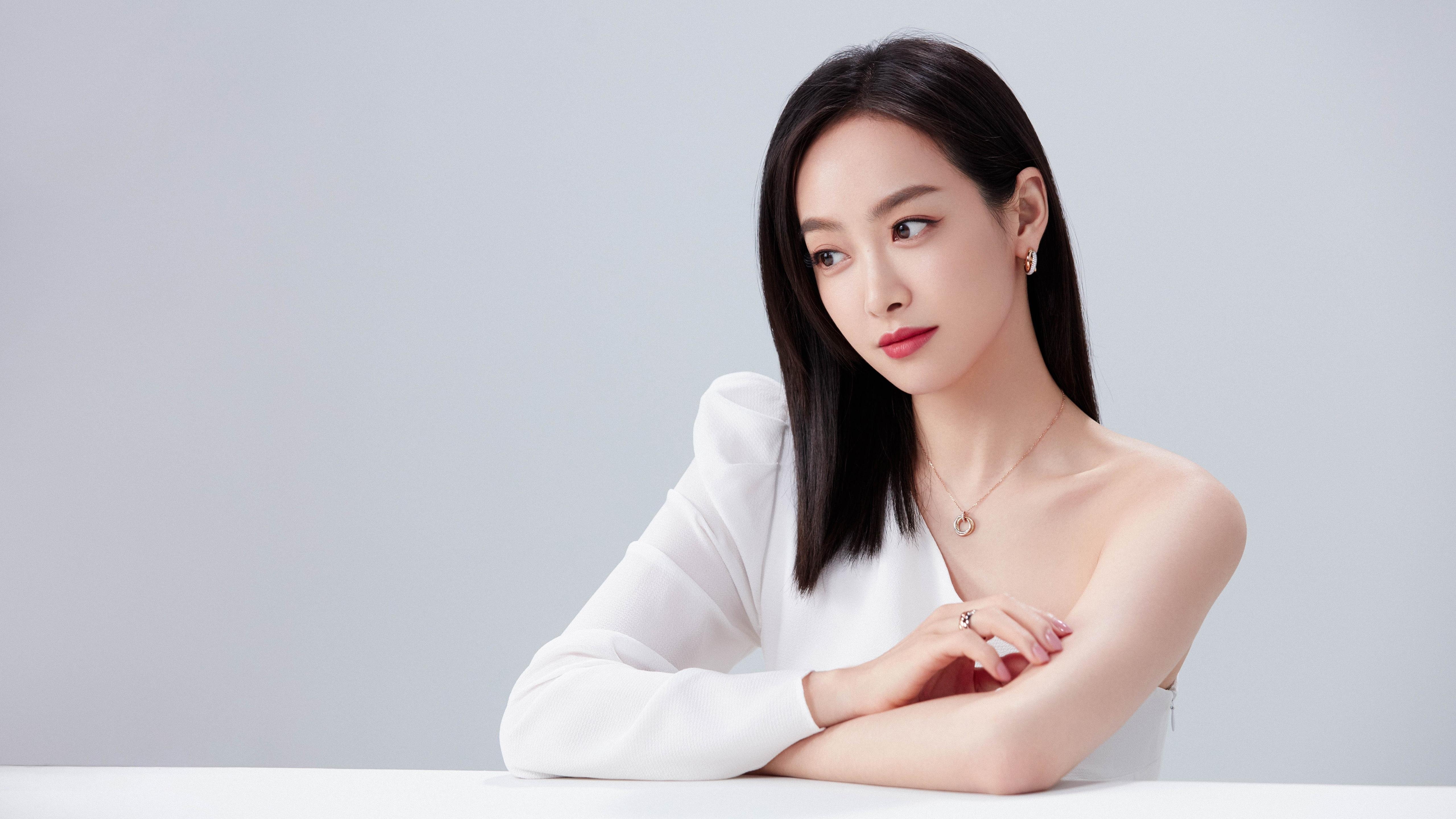 开云平台-足球的双重奏，巴拉圭爆冷曼城与格纳布里欧冠决赛的统治时刻