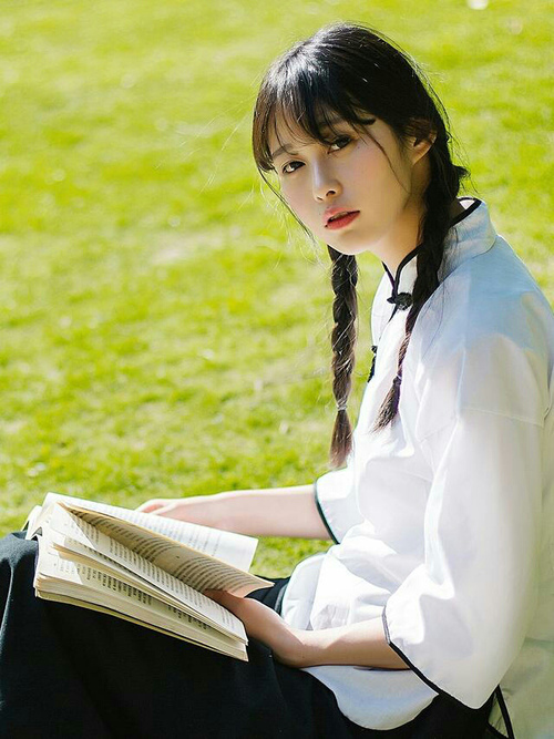 姆巴佩以一敌万，葡萄牙群星璀璨，足球宇宙的个体光辉与体系铁律